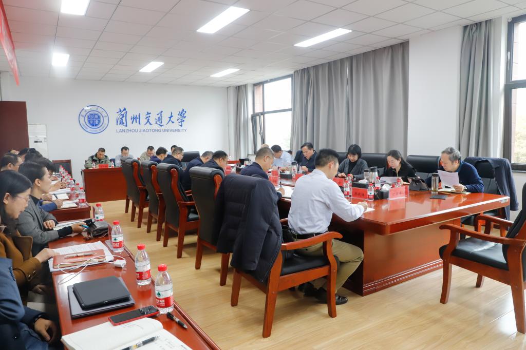 学校党委常委会会议传达学习习近平总书记重要讲话精神安排部署近期重点工作