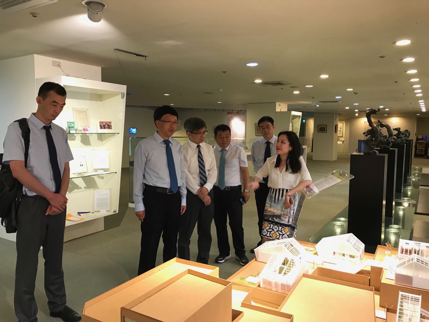 杨子江书记应邀访问台湾地区高校
