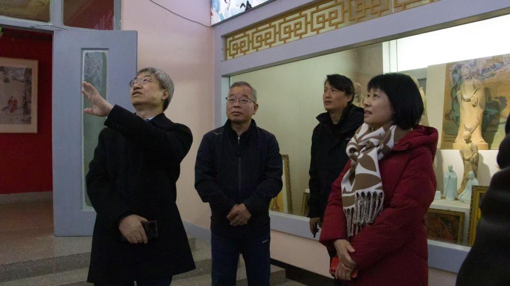 敦煌研究院党委书记赵声良来艺术设计学院参观交流