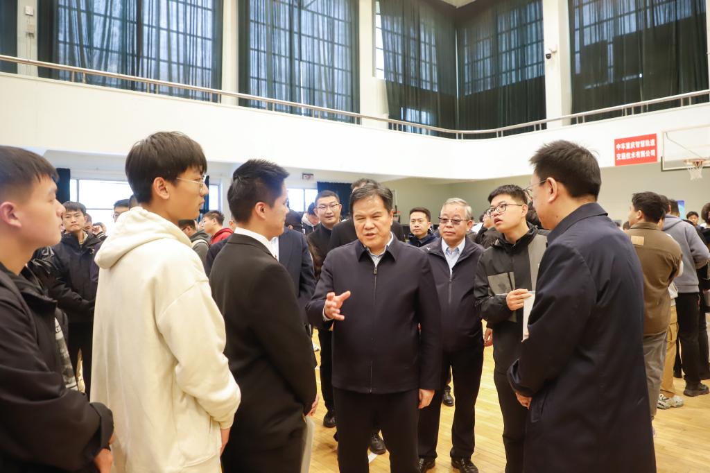 我校举行中国中车——兰州交通大学2025届毕业生校园专场招聘会