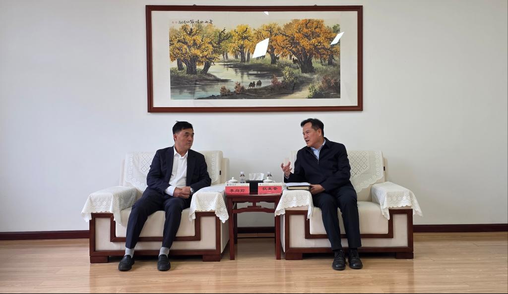 以球会友 协同育人——深圳校友李向前、杨发克等一行回校交流