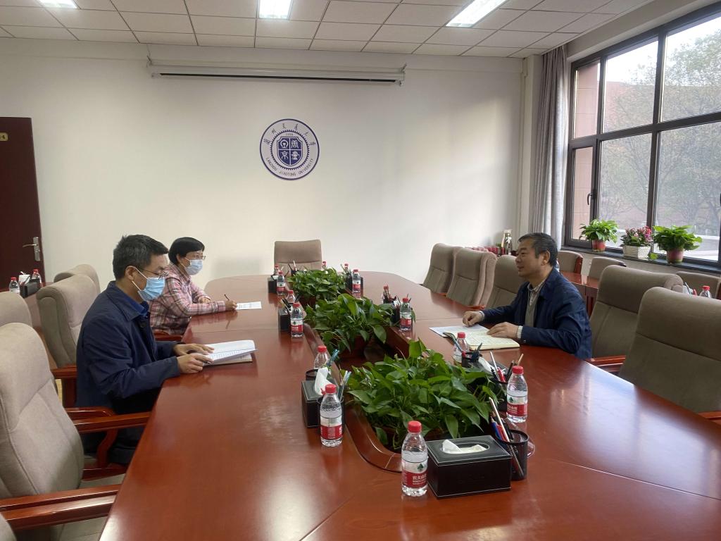 学校党委统战部传达学习贯彻党的十九届六中全会精神  