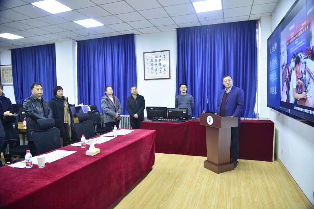甘肃省科技厅副厅长巨有谦一行来我校调研