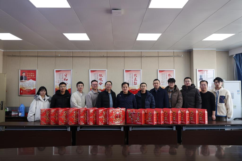 校党委书记狄生奎慰问寒假坚守教学科研一线师生代表