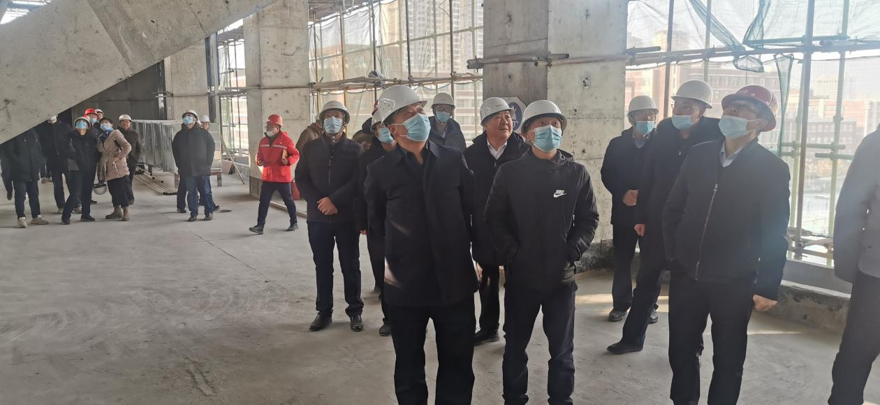 校领导检查学校建设项目冬季施工情况